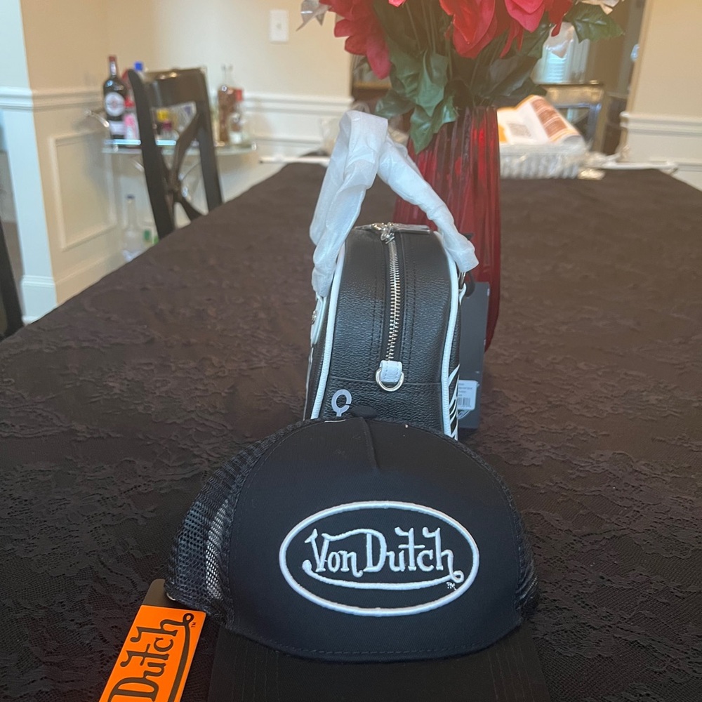 Von Dutch Black and White  BAG AND CAP